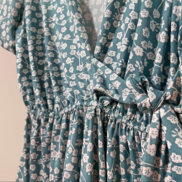 Floral Rompers BNWOT - Picture 3 of 9